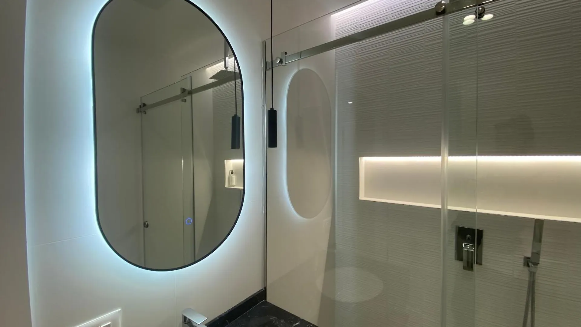 Tam Skanderbeg Square Serviced City Center Apartment No1 Albania